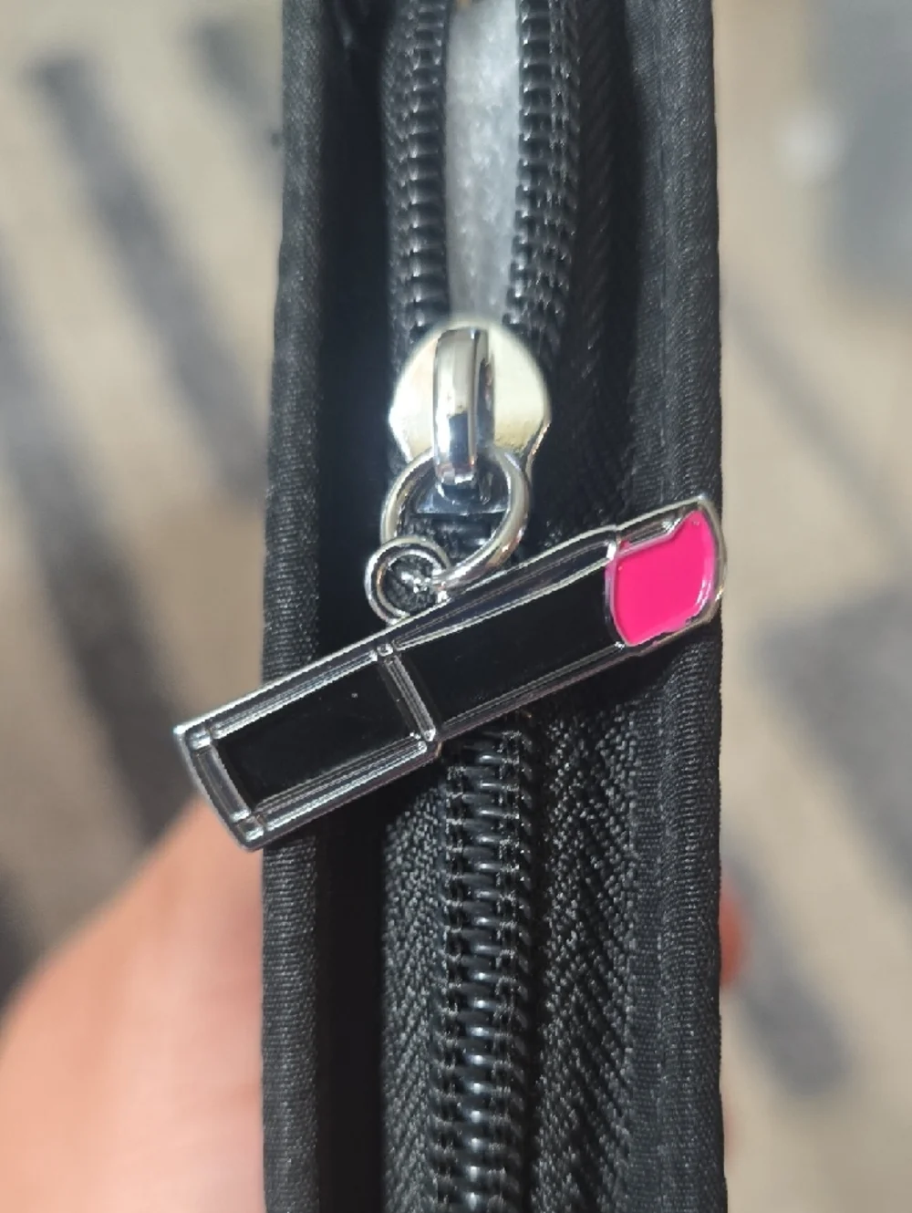 BRAND NEW!!Mary Kay Black Zip-Around Lipstick Wallet - Picture 2 of 7